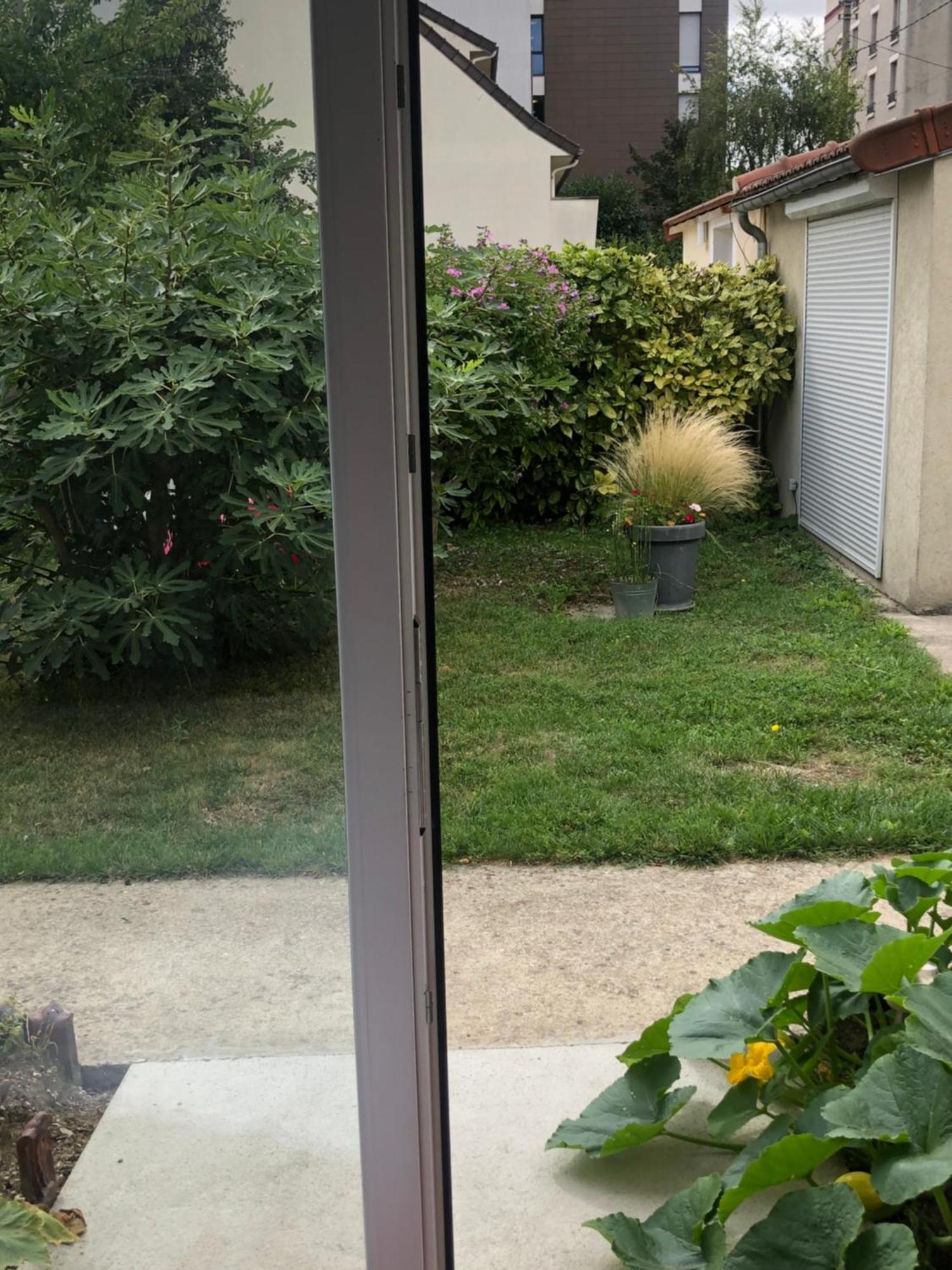 Une Chambre A Neuilly Guest House Exterior photo
