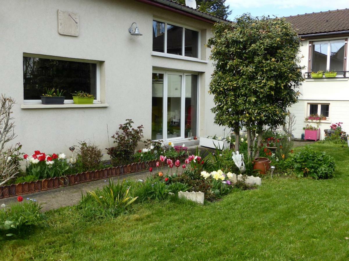 Une Chambre A Neuilly Guest House Exterior photo